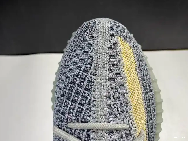 V2 Boost Ash Blue Yeezy GY7657 350 Adidas 0624